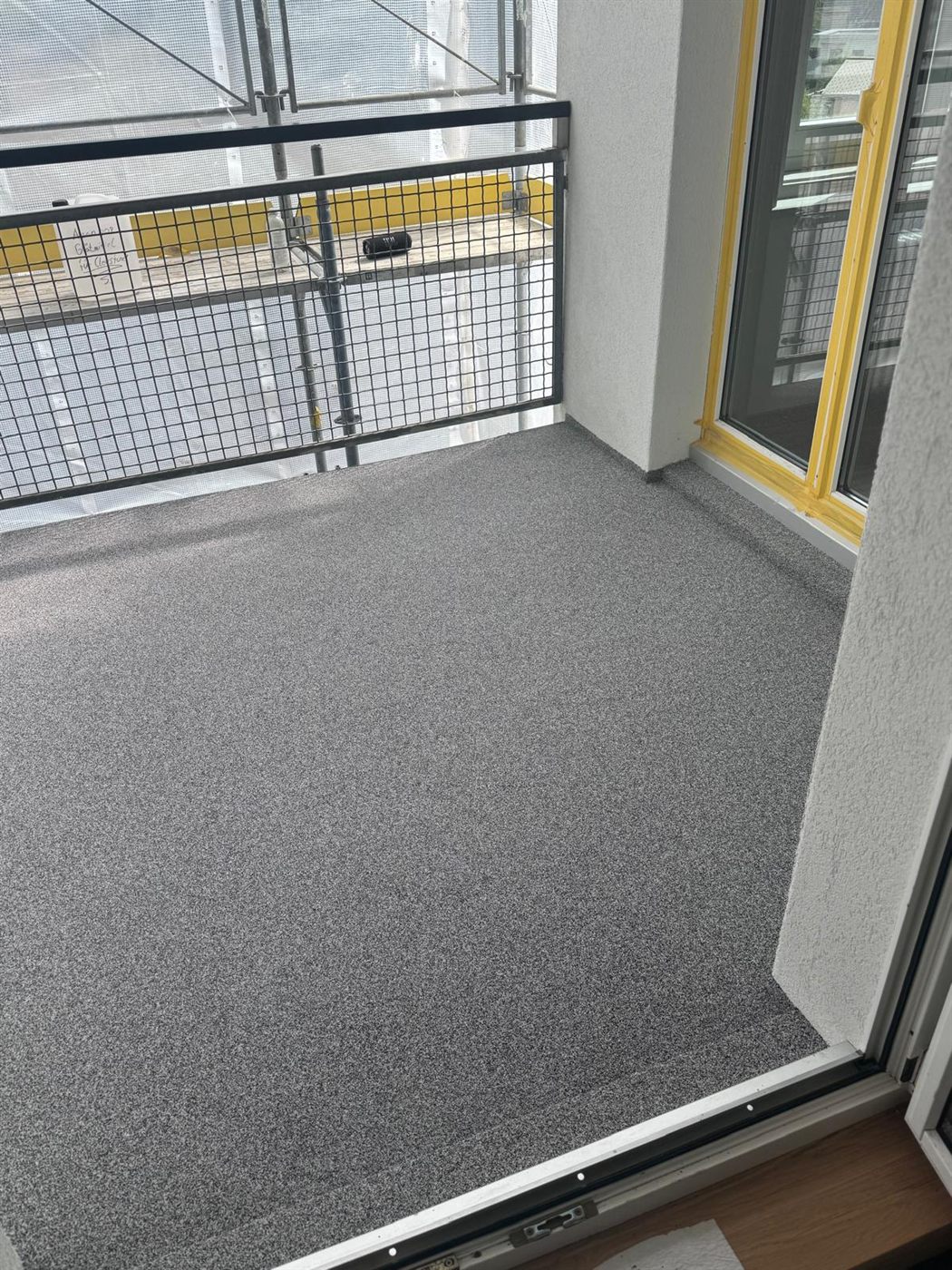 Quarzbelag auf dem Balkon