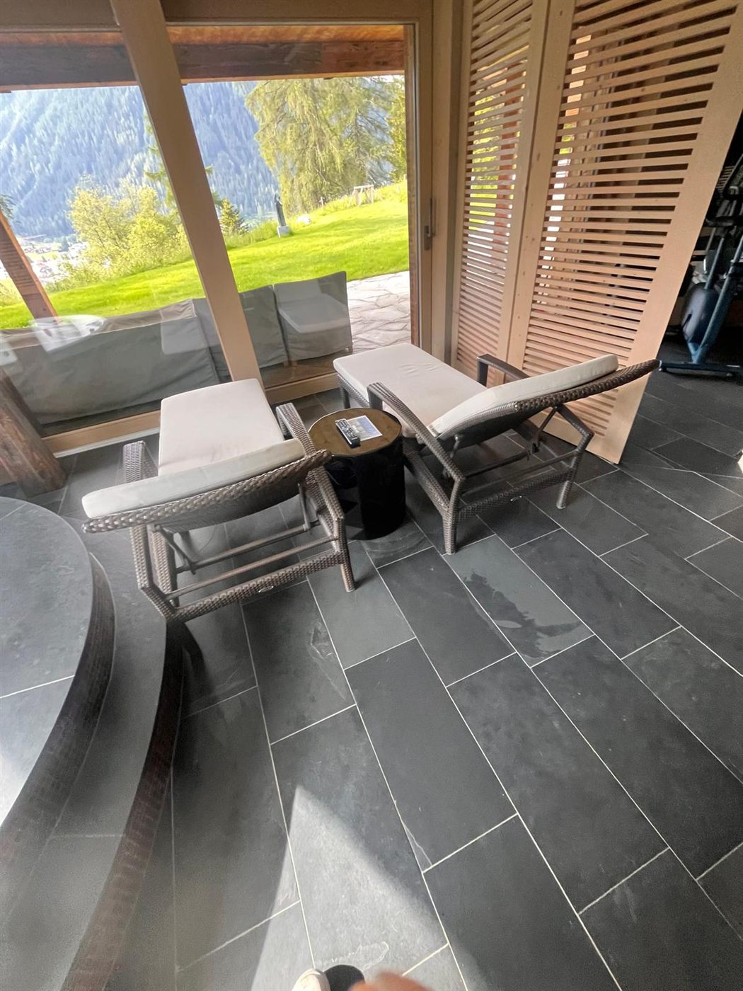 Ruhebereich mit Panoramafenster